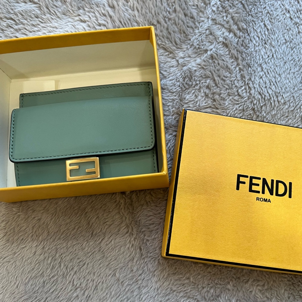 FENDI Embossed Baguette Card Holder Case in Mint Green